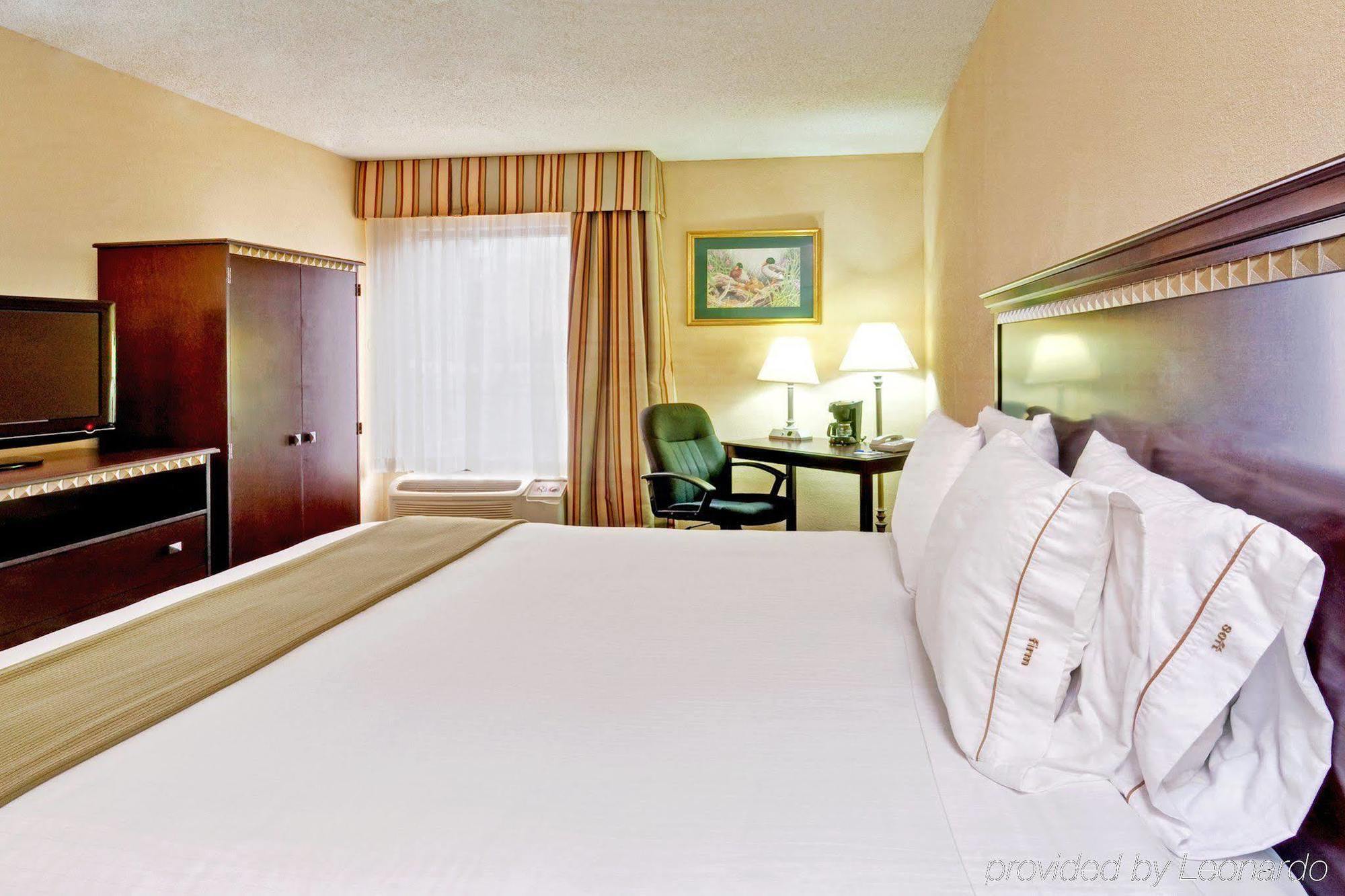 Holiday Inn Express Memphis Medical Center - Midtown By Ihg Room photo